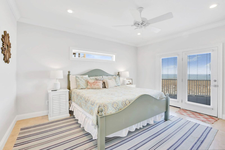Room 4, Dear Time Beach House- 5 Bedrooms Elevator Sleeps 10 Private Pool, Baldwin