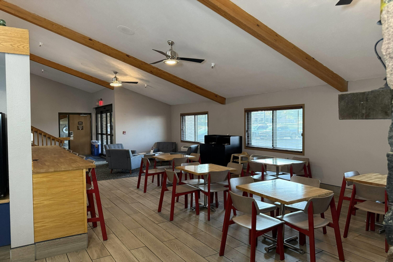 Food & Drinks 4, AmericInn by Wyndham Sioux Falls, Minnehaha