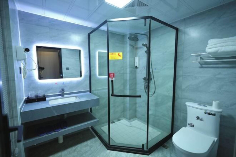 Bathroom 1, Harmony One Hotel, Enshi Tujia and Miao