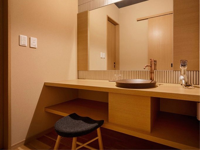 Bathroom 4, Zenya, Yamaga