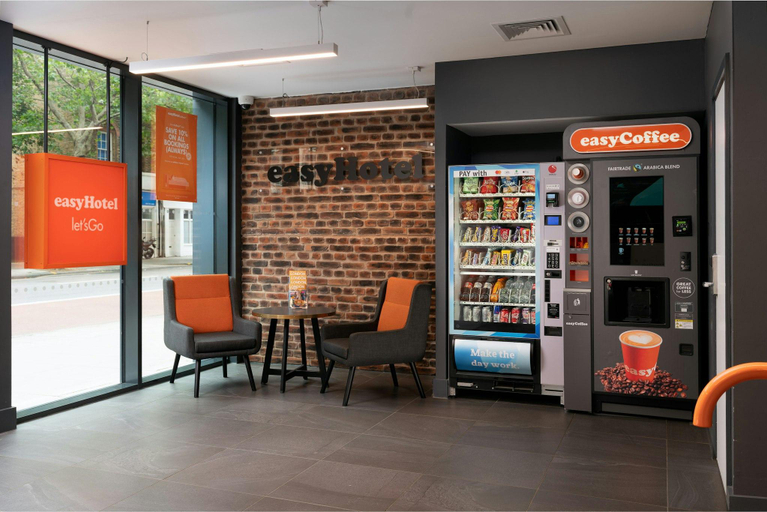 Food & Drinks 5, easyHotel Old Street, London