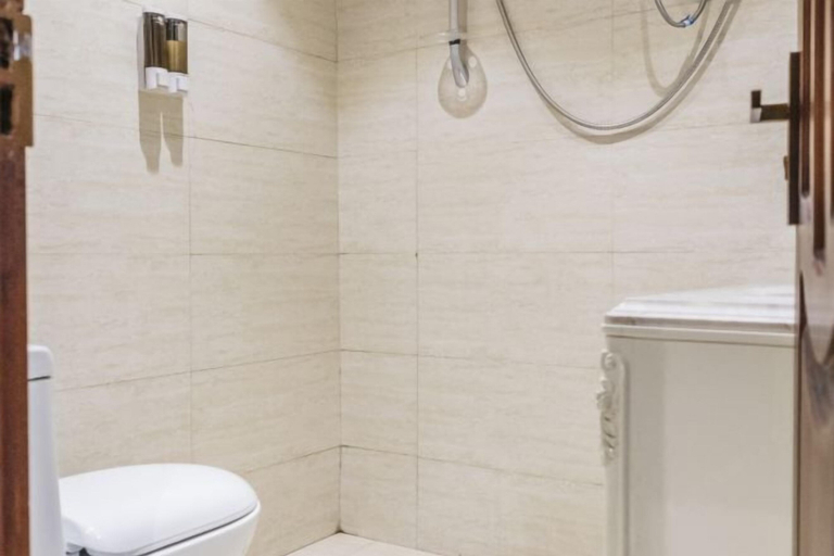 Bathroom 3, China Manor Hotel & Restaurant, Colombo