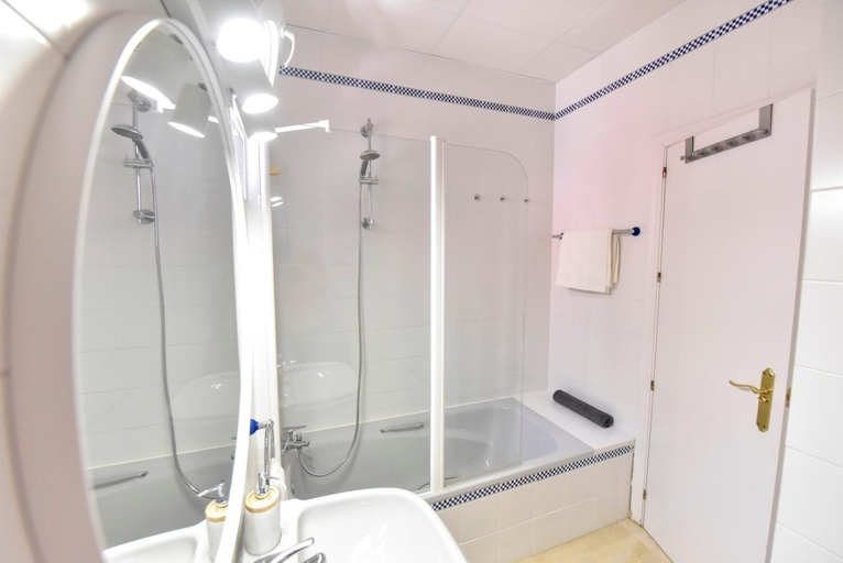 Bathroom 4, New! Exclusive Duplex Design | Parking & Pool, Sevilla