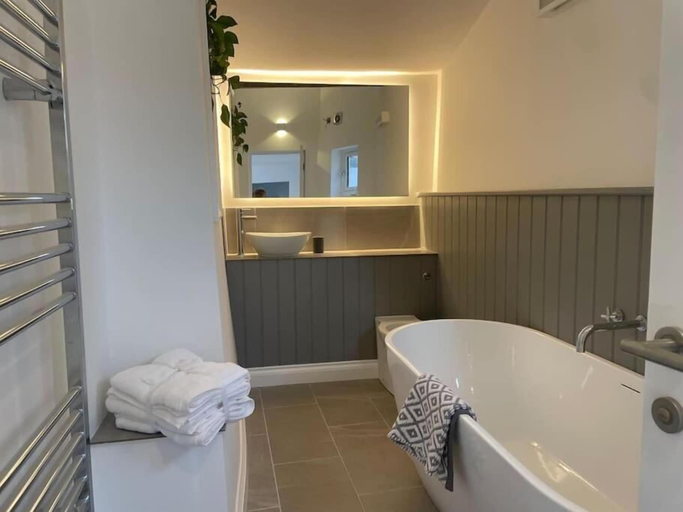 Bathroom 2, Samphire House, Norfolk