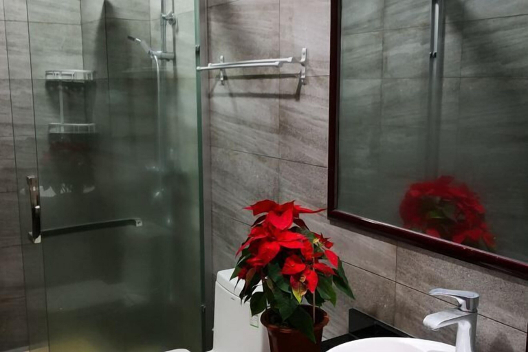 Bathroom 4, Huaqitang Rural Life Hostel, Wuhan