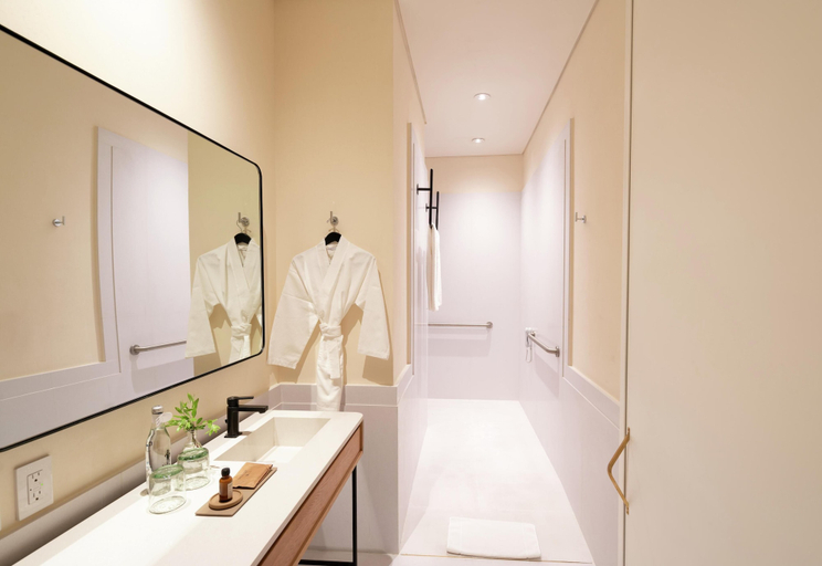 Bathroom 5, Umbral, a Curio Collection by Hilton - Historical Hotel, Mexico City