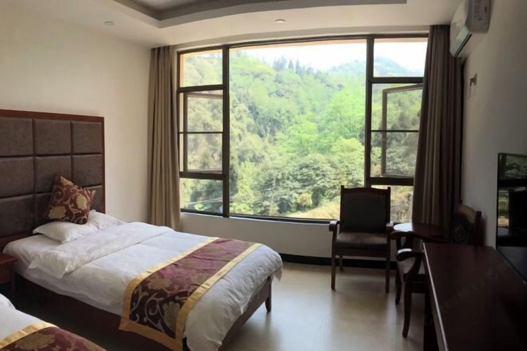 Bedroom 3, Mount Emei Feng Lin Yue Hotel, Leshan