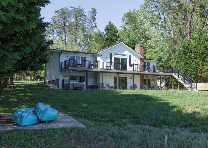 Exterior 5, Lake Haven - 5 Bedroom w/ Hot tub and Private Dock, Pittsylvania