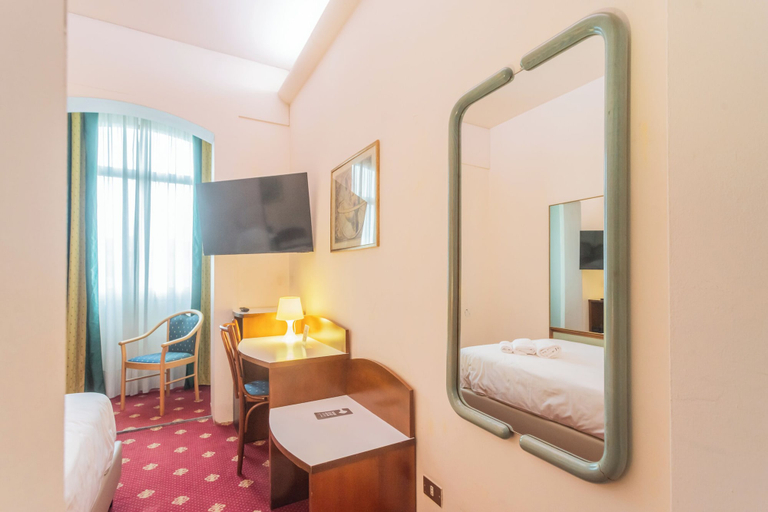 Bedroom 4, Hotel Polo, Monza and Brianza