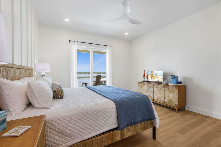 Room 3, Beach Blessing- Pool Elevator Sleeps 16 SIX Bedrooms 6 Baths, Baldwin