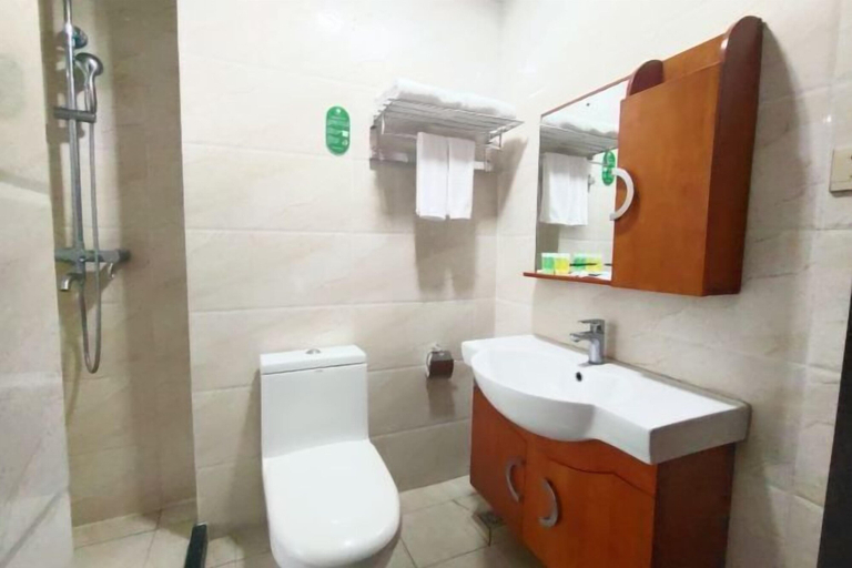 Bathroom 2, Xinsha Hotel, Zhanjiang
