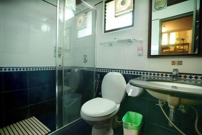 Bathroom, Mountain Club Resort, Idukki