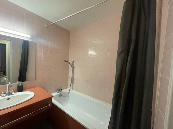 Bathroom, Auberge des Trois Rivieres, Cantal