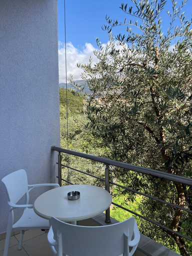 Others 3, Hotel Prinos, Vlorës
