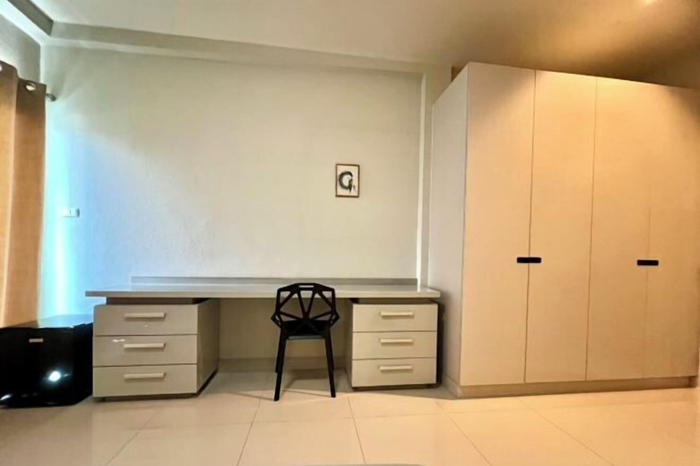 Room 2, Brianna Balcony Apartment, Saraphi