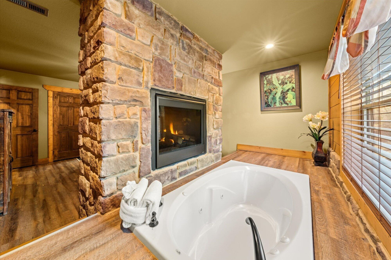 Bathroom 3, Splash Mansion, Sevier