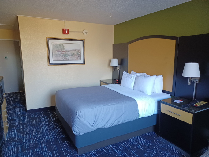 Bedroom 4, Quality Inn Conference Center Logansport, Cass