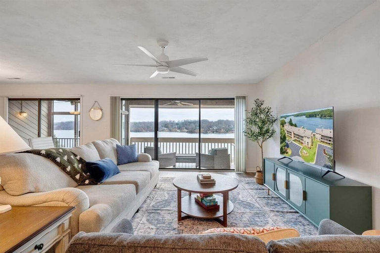 Living area 4, Lake Vibes - Pet Friendly Lakefront Condo!, Franklin