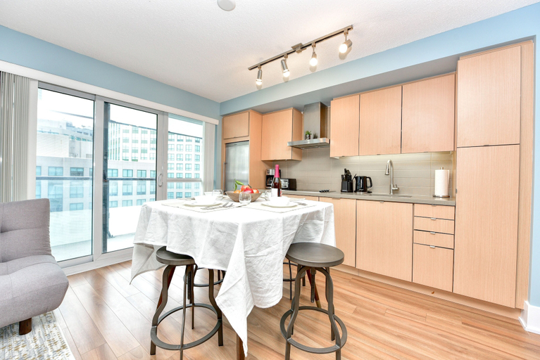 In-room dining 5, The Casa - Toronto Financial District, Toronto