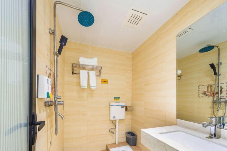 Bathroom 3, Tinglan Light Stay Hotel, Haikou