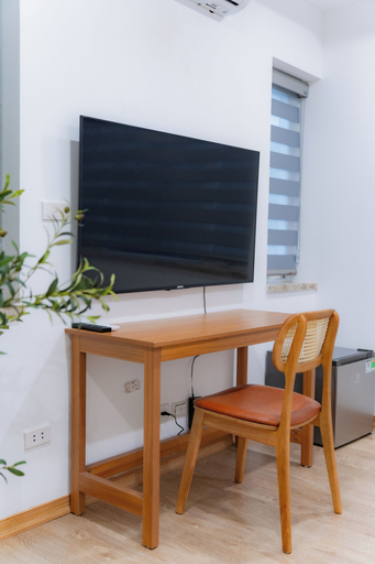 Room 5, Aqua Apartments by XÔI Residences, Tây Hồ