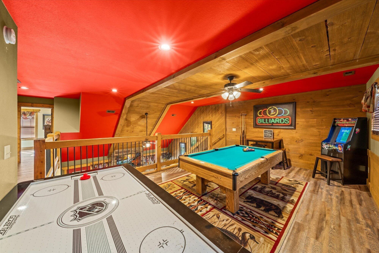 Food & Drinks 4, Splash Mansion, Sevier