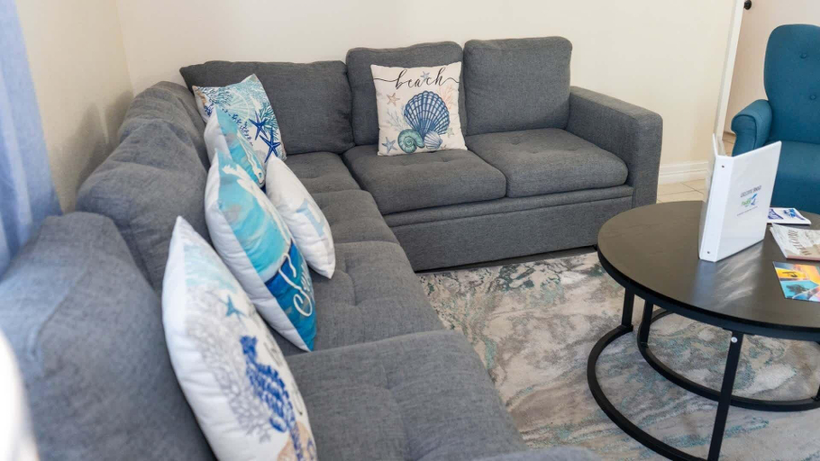 Living area 5, Direct Bayfront Sunsets - Boat Docks - Pool - Fish 2 Bedroom Apts, Cameron