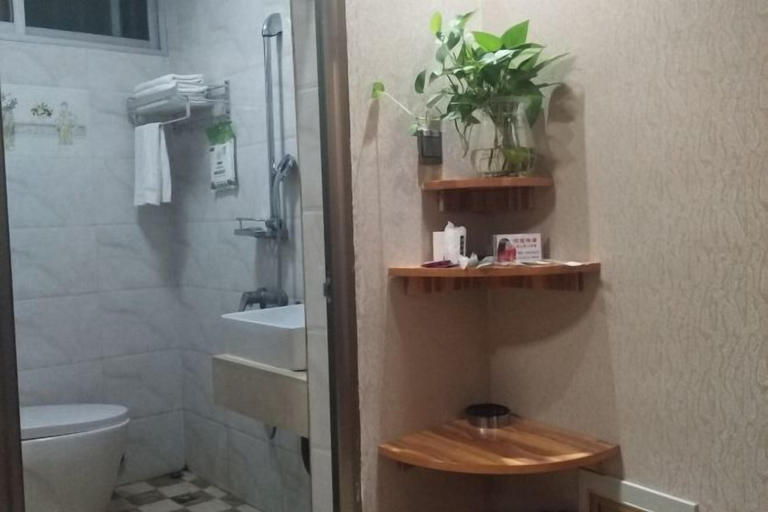 Bathroom, Dahua Fashion Marina Hotel, Hechi