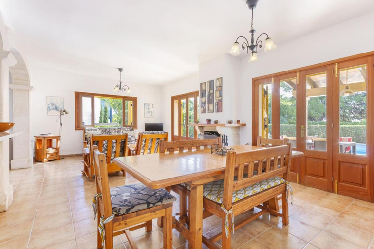 Others 3, Villa Llenaire, Baleares