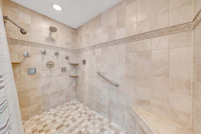 Bathroom 2, Pappy's Place - Lakefront Home With Private Dock, Franklin