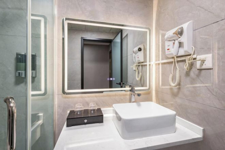 Bathroom 4, Superior Hotel (Shexian Ancient City), Huangshan
