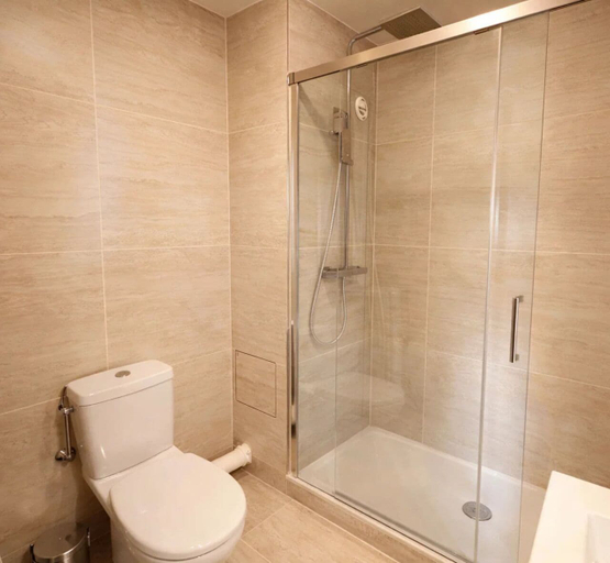 Bathroom 3, 1551 Convention, Paris