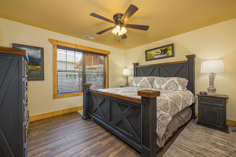 Bedroom 2, Smoky Mountain Plunge, Sevier