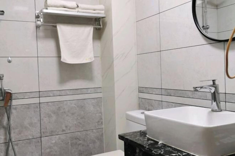 Bathroom, Wuqiyanda Hotel, Yan'an