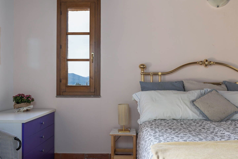 Bedroom 2, Villa Montegemoli, Pisa
