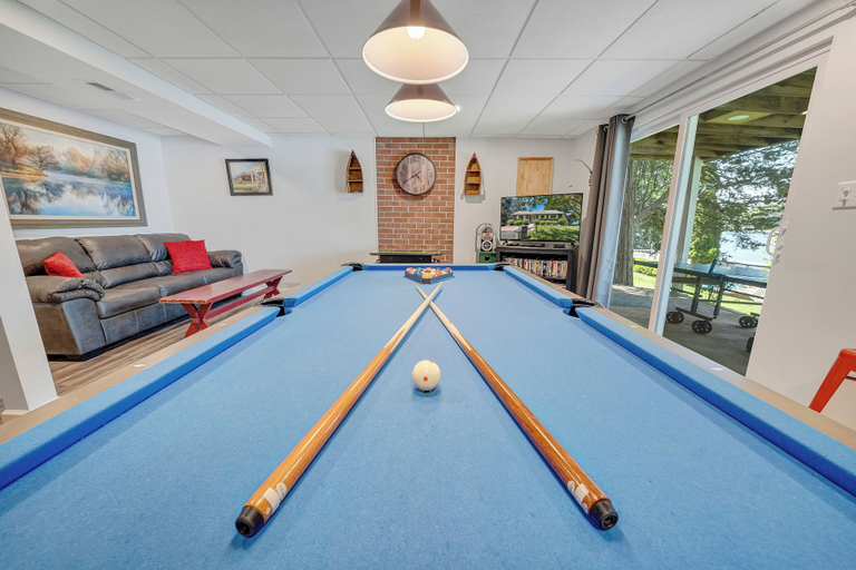 Game room 3, Lakeside Sunsets - Private Dock, Hot Tub & Firepit, Bedford