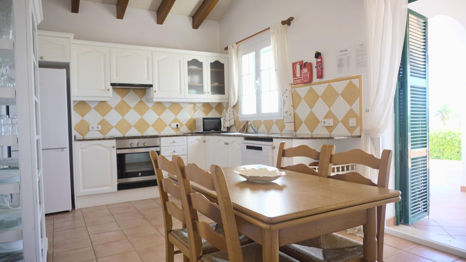 Others 5, Villa Anita, Baleares