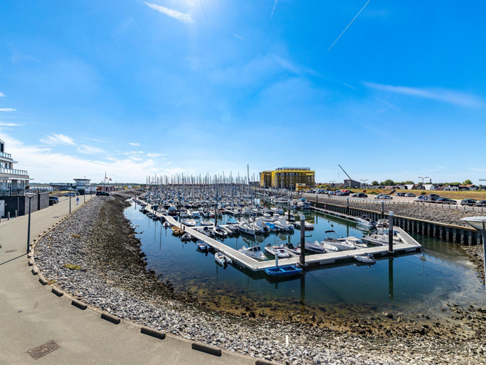 4, Apartment in Sint-Annaland with Beach Access, Tholen