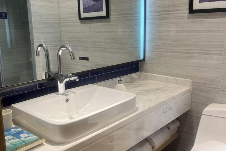 Bathroom 4, Kyriad Marvelous Hotel (Nanjing Hongqiao Center), Nanjing