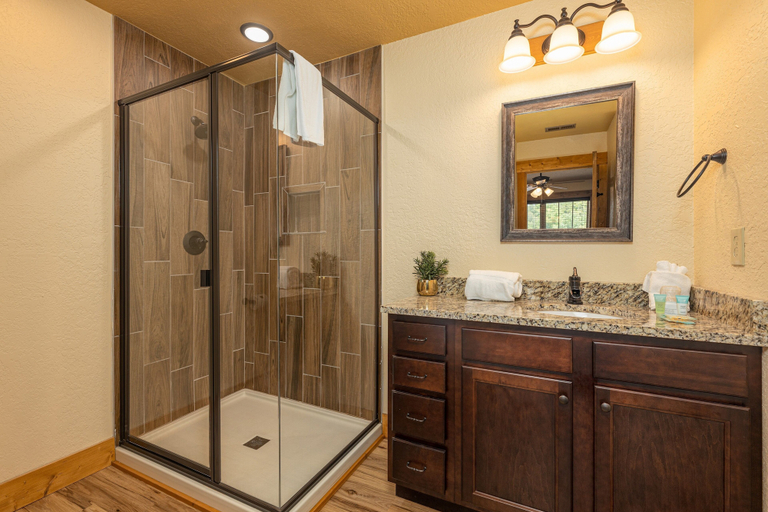 Bathroom 3, Altitude Adjustment, Sevier