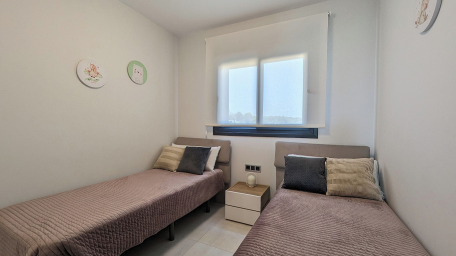 Room 4, Sunset Wawes Apartment Tower 2, Alicante