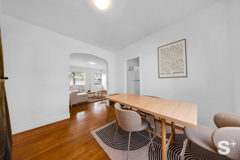 Dining 5, Beachside 1-BD Retreat - Free Parking, Miami-Dade