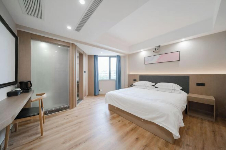 Bedroom 2, Runjia movie hotel, Huzhou