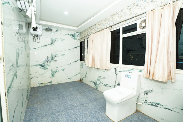 Bathroom 3, Mandarmani Kiss of Sea Resort, Purba Medinipur