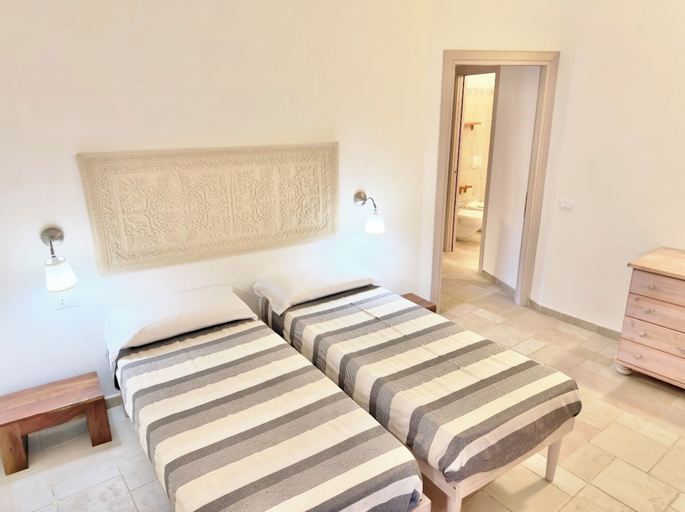 Room 2, Residence with swimming pool in Santa Margherita di Pula, Cagliari