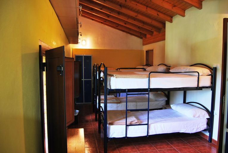 Bedroom 4, Albergue Fayacava, Asturias