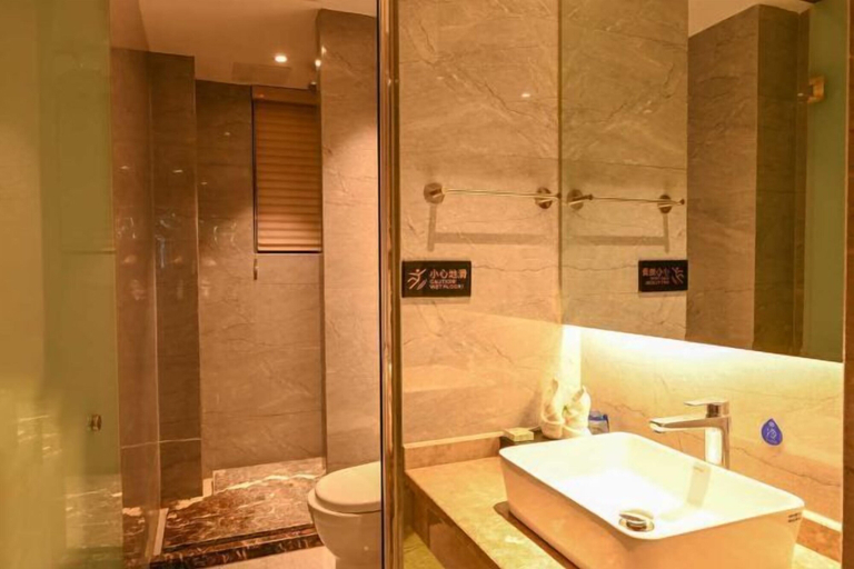 Bathroom 4, Mingzhu Hotel, Guangyuan