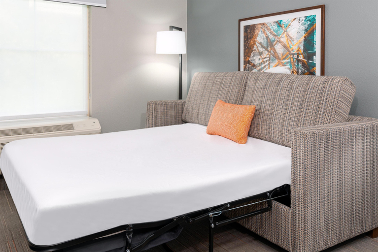 Bedroom 3, Hampton Inn & Suites Charlottesville-At the University, Charlottesville