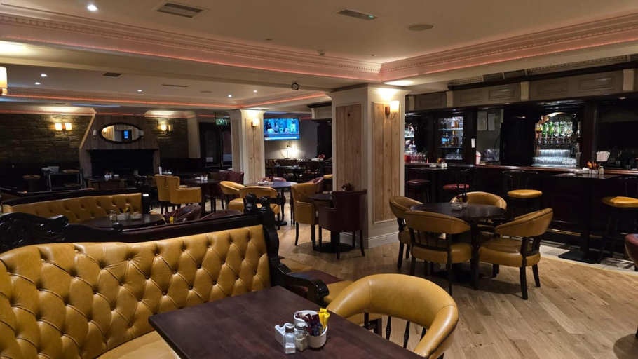 Food & Drinks 5, The Bailie Hotel