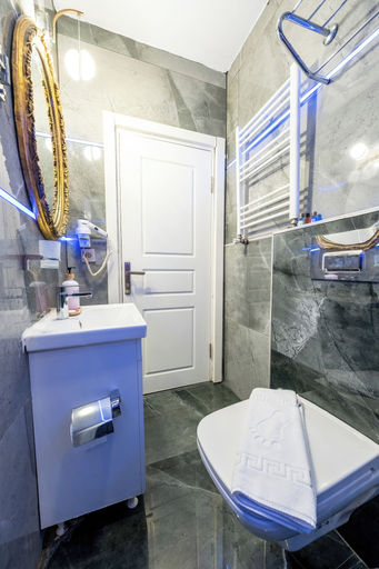 Bathroom 5, Diamond Royal Hotel, Fatih